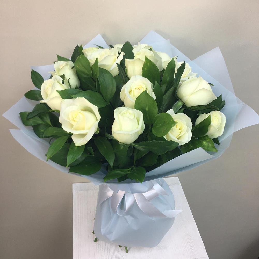 Букет 15 Белых роз Проуд в Волжанце