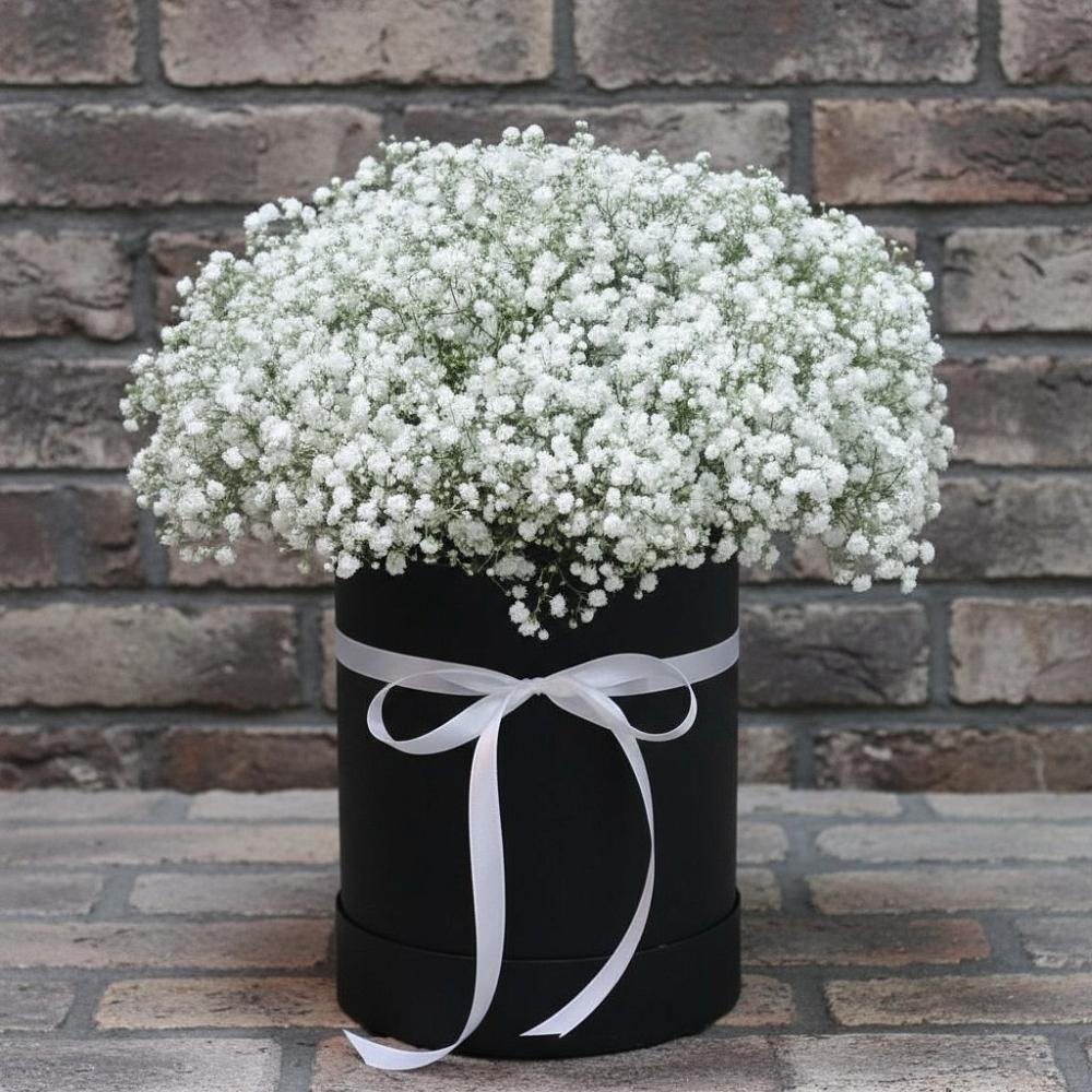 Цветочная композиция из Гипсофила в шляпной коробке в Волжанце