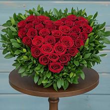 Цветочная композиция из Розы в виде сердца в Волжанце