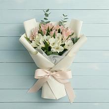 Букет цветов из:  Альстромерии в Волжанце