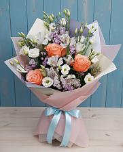 Букет цветов из:  Лизиантусы, Розы, Альстромерии и Гипсофила в Волжанце