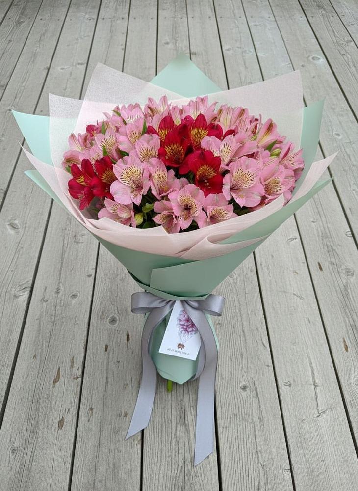 Букет цветов из: Альстромерии в Волжанце