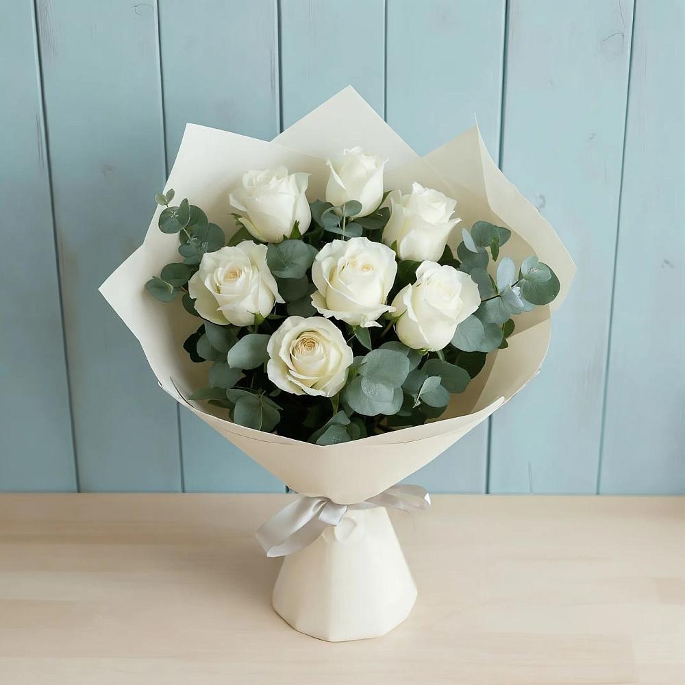 Букет Белые розы в Эвкалипте в Волжанце