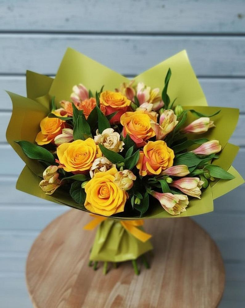 Букет цветов из: Альстромерии и Розы в Волжанце