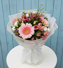 Букет цветов из:  Герберы, Альстромерии и Лизиантусы в Волжанце