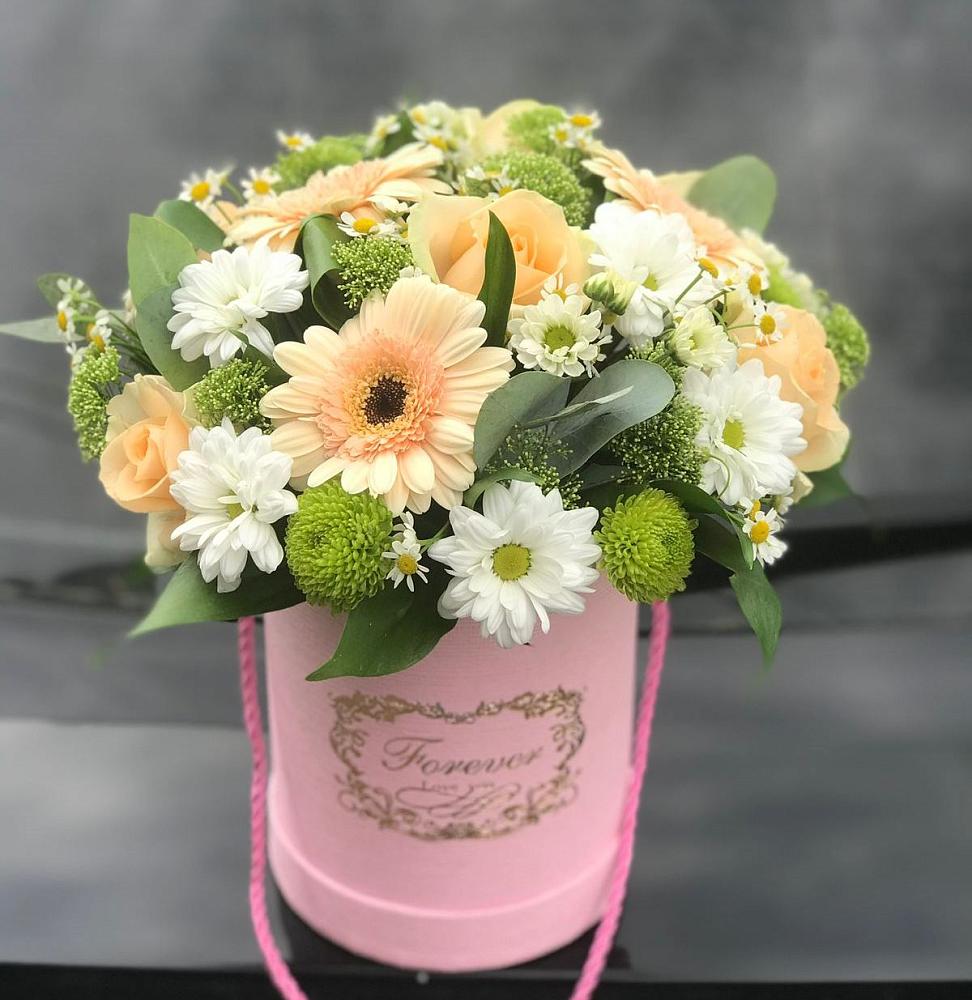 Цветочная композиция из Розы, Герберы и Хризантемы в шляпной коробке в Волжанце