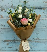 Букет цветов из:  Розы и Лизиантусы в Волжанце