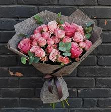 Букет цветов из:  Розы #REPLACE_PRED# Волжанце